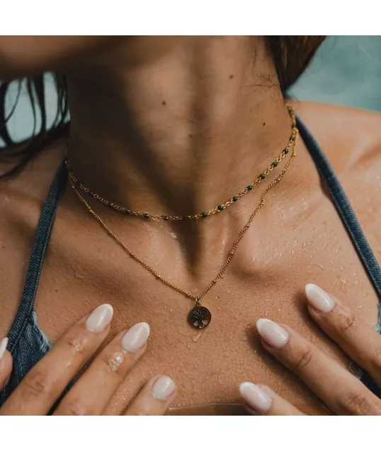 COLLIER RESINE NOIR 2