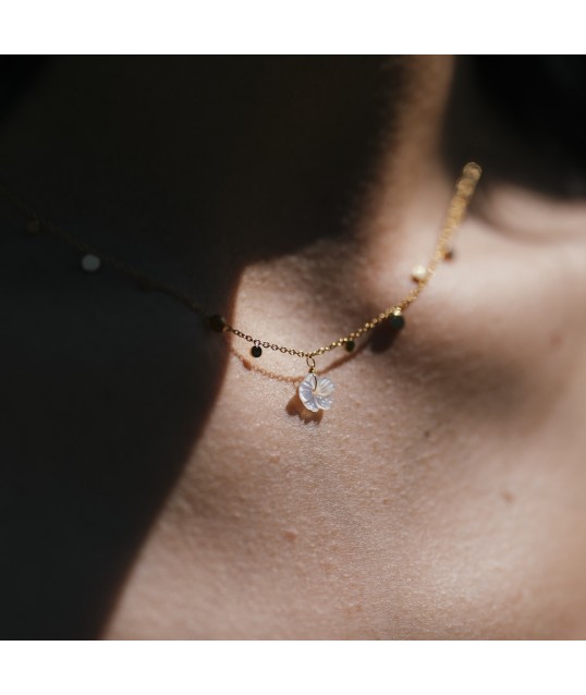 COLLIER FLEUR ET NACRE 2